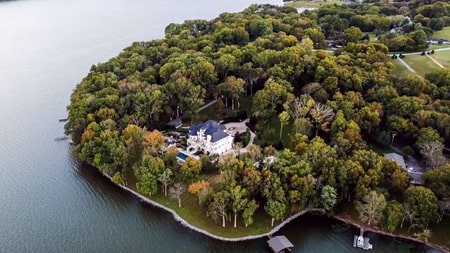Distant view of singer Kelly Clarkson's Tennessee Mansion