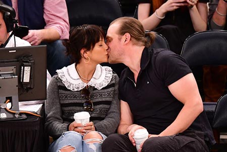 Actor David Harbour and British singer Lily Allen snapped kissing at Madison Square Garden in October 2019