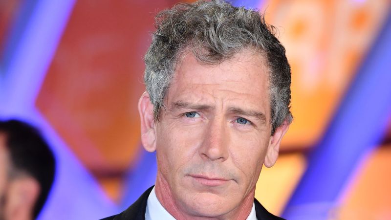  The Outsider Cast Ben Mendelsohn Relationship With Father, Marriage, & Net Worth: Seven Facts About Him