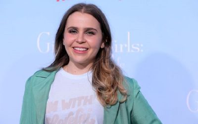 Good Girls Actress Mae Whitman: Net Worth, Movies & TV Shows, Parents, & Personal Life